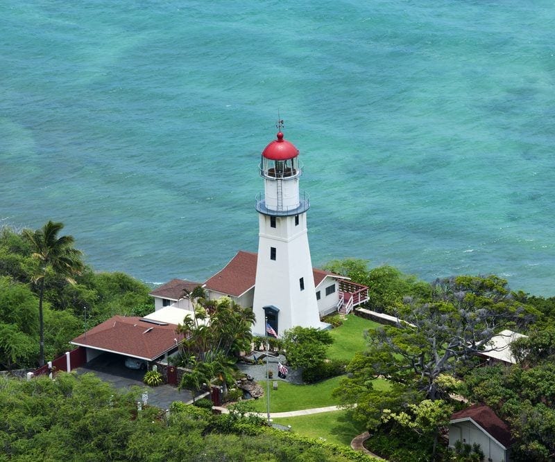 diamond head lighthouse in oahu hawaii