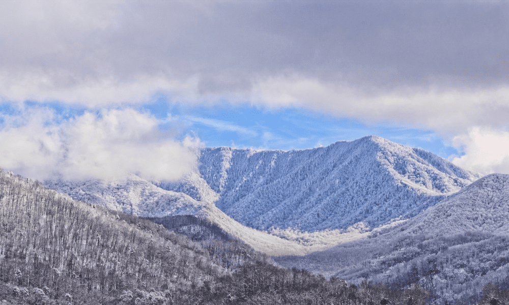 The Ultimate Guide to Visiting the Smoky Mountains in the Winter